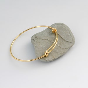 18K Gold Plated Adjustable Bangle Bracelet - Wire Expandable Charm Bracelet - Medium Adult Size