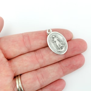 Saint Raphael Archangel medal Patron of nurses, doctors, bodily-ills - Divine Healer of physical ailments, emotional distress image 3