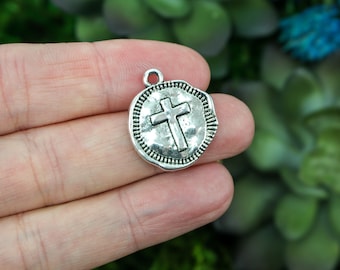10 colgantes rústicos en forma de cruz - Tono plata antigua, 22 mm x 19 mm