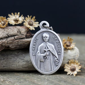 Medalha de São Martinho de Porres Rogai por Nós - Padroeiro da Justiça Social e da Harmonia Racial