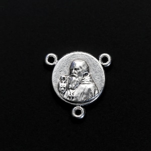 Middelpunt rozenkrans heilige Benedictus 1/2&quot; in diameter - benodigdheden voor het maken van rozenkransen gemaakt in Italië