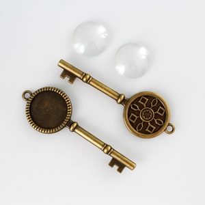 2 Bronze Bezel Skeleton Key of Heaven with 20mm Round Cabochon Cameo Setting, 2 sets