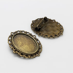 Bronze Bezel Brooch Pin Blanks - Oval Cabochon Setting with Ornate Filigree Border - Tray fits 25x18mm, 5pcs