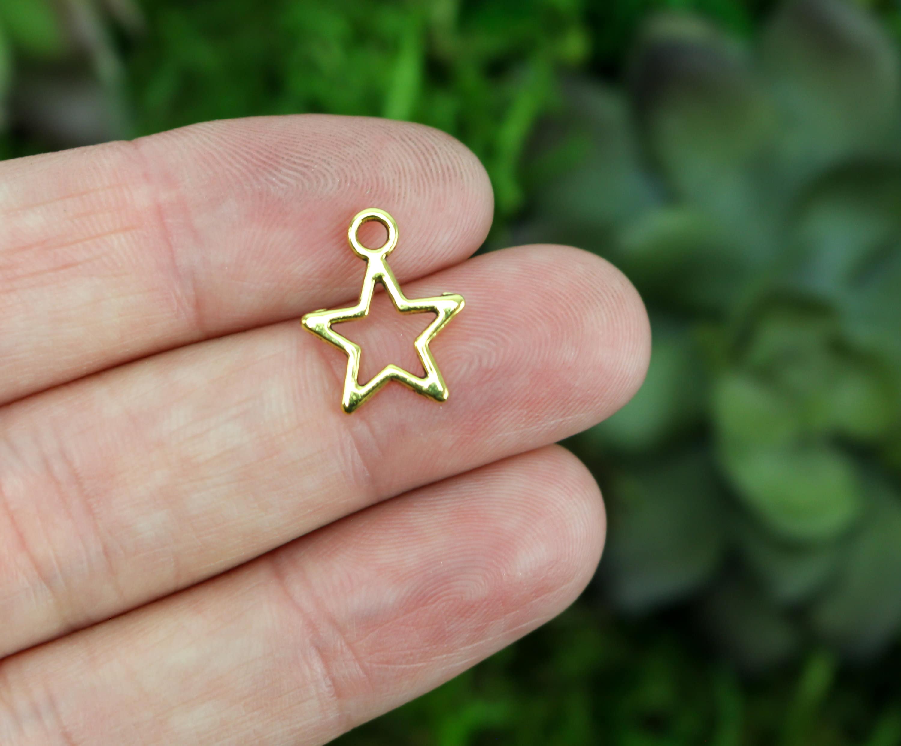 25 Gold Star Charms - Hollow Star Pendants Virgin Mary Crown of Stars  14.5mm long 25 pieces