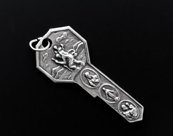 Saint Christopher Travel Protection Keychain Medal - Key of Heaven Four Way Medal - Made in Italy
