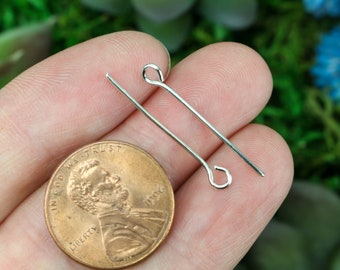 Silberfarbene Kettelstifte 24 mm lang x 0,7 mm (21 Gauge) Eisenbasis Legierung - Verkauft in 10 Gramm Beuteln