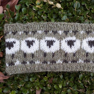 Sheep Motif Headband Knitting Pattern, Cozy Fair Isle Neck Warmer, Stranded Colorwork Design, Instant Download PDF