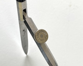 Pluma estilográfica Charvos vintage de 5-1/2" con bisagra de resorte para dibujo técnico y bocetos.