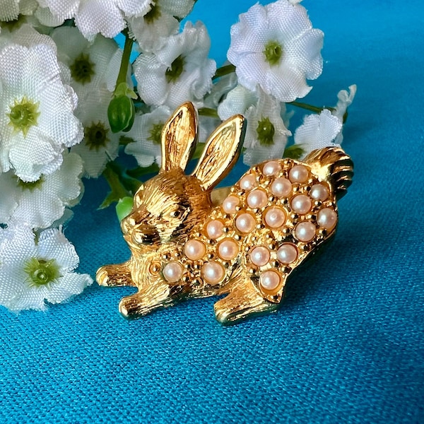 Vintage Avon Gold Tone and Faux Pearl Rabbit Pin, Avon Faux Pearl Bunny Pin, Vintage Avon Bunny Pin, Easter Bunny Pin