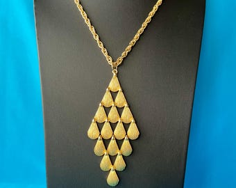 Vintage Gold Tone Articulated Pendant Necklace