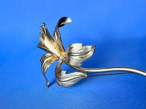 Monet Signed Vintage Long Stem Gold Tone Flower B… - image 10