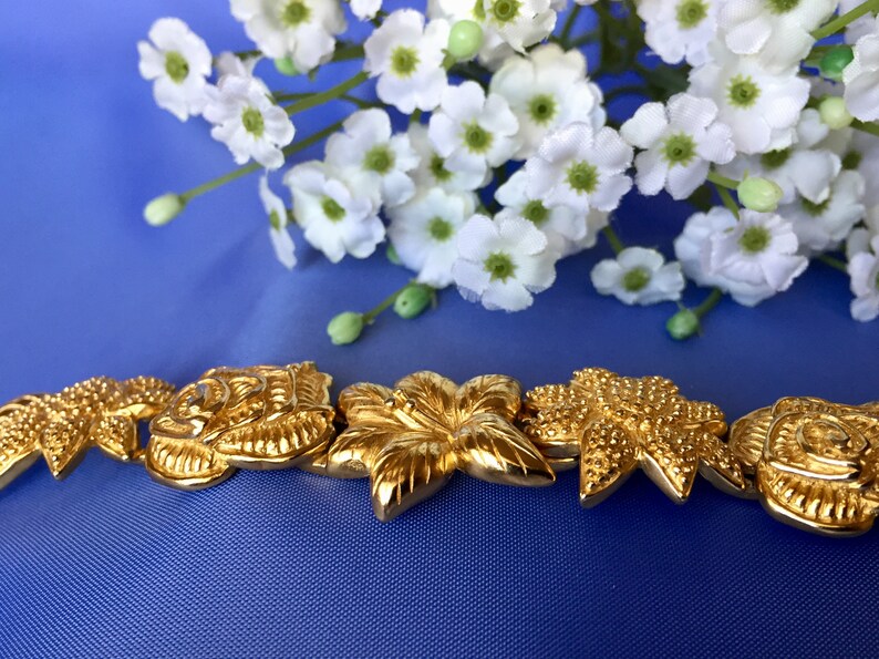 Vintage Monet Gold Plated Flower Design Link Bracelet, Signed Monet Flower Link Bracelet, Monet Rose, Daisy and Lily Bracelet image 9