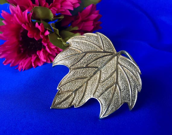 SALE Nettie Rosenstein Signed Vintage Gold Tone M
