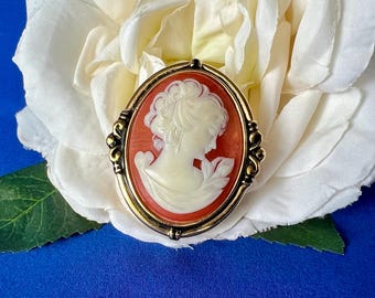 Vintage Estée Lauder Cameo Solid Perfume Compact