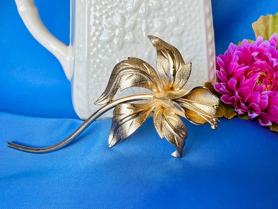 Monet Signed Vintage Long Stem Gold Tone Flower B… - image 3