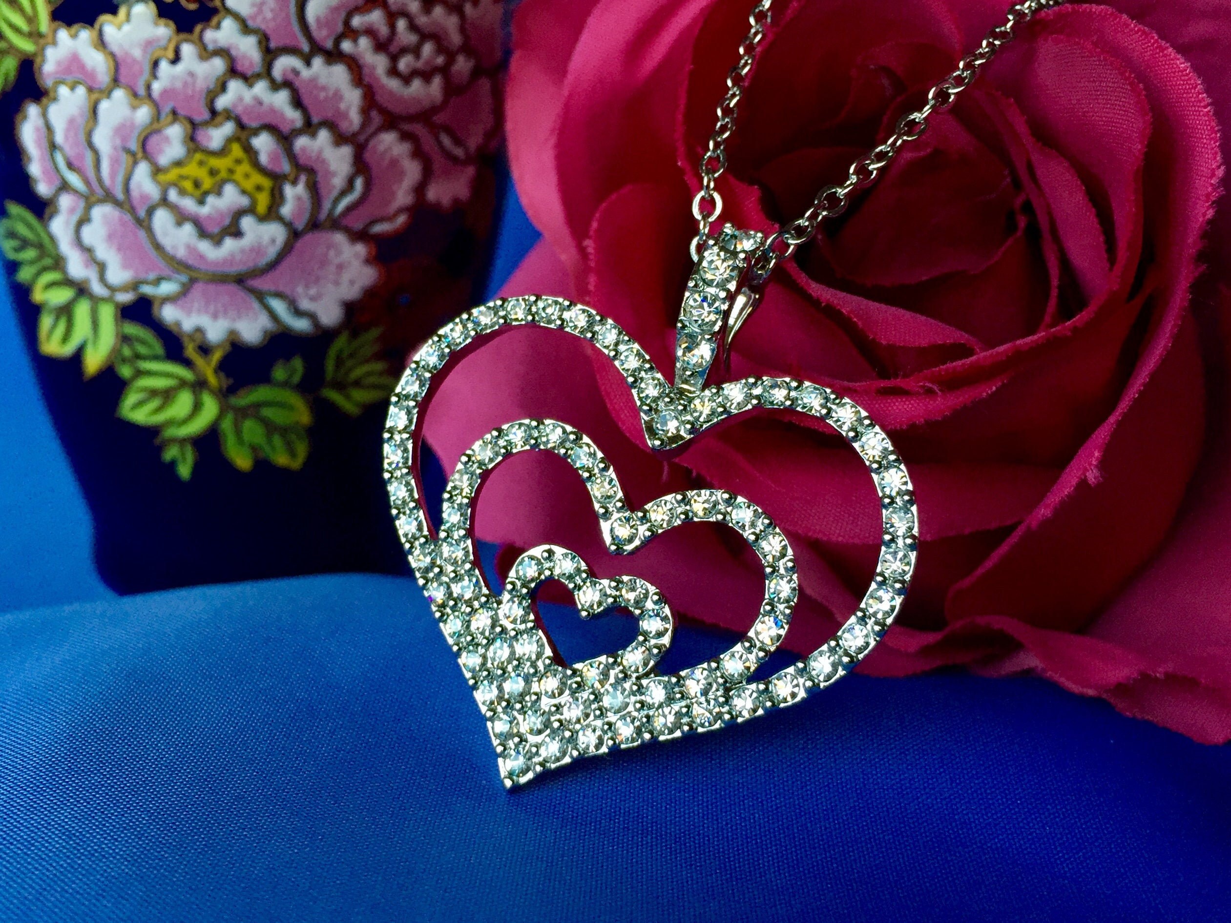 Pendentif Coeur En Cristal Nolan Miller - Occasion En Excellent état, Bijou Cœur Cristal