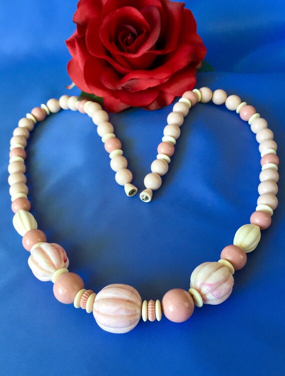 Vintage Pink and White Beaded Necklace, Beaded Ne… - image 3