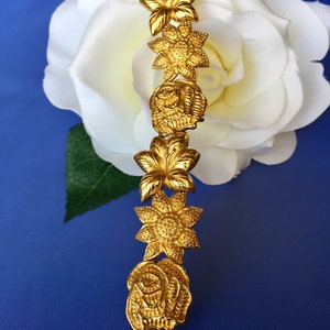 Vintage Monet Gold Plated Flower Design Link Bracelet, Signed Monet Flower Link Bracelet, Monet Rose, Daisy and Lily Bracelet image 4