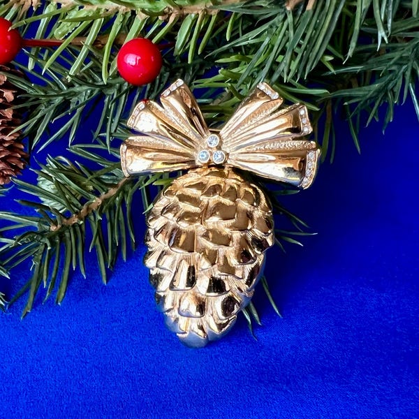 Swarovski Swan Signed Vintage Gold Tone Bow with Pinecone Brooch