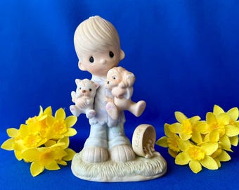Vintage Precious Moments "Blessed are the Peacemakers" Figurine