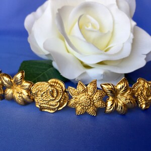 Vintage Monet Gold Plated Flower Design Link Bracelet, Signed Monet Flower Link Bracelet, Monet Rose, Daisy and Lily Bracelet image 6