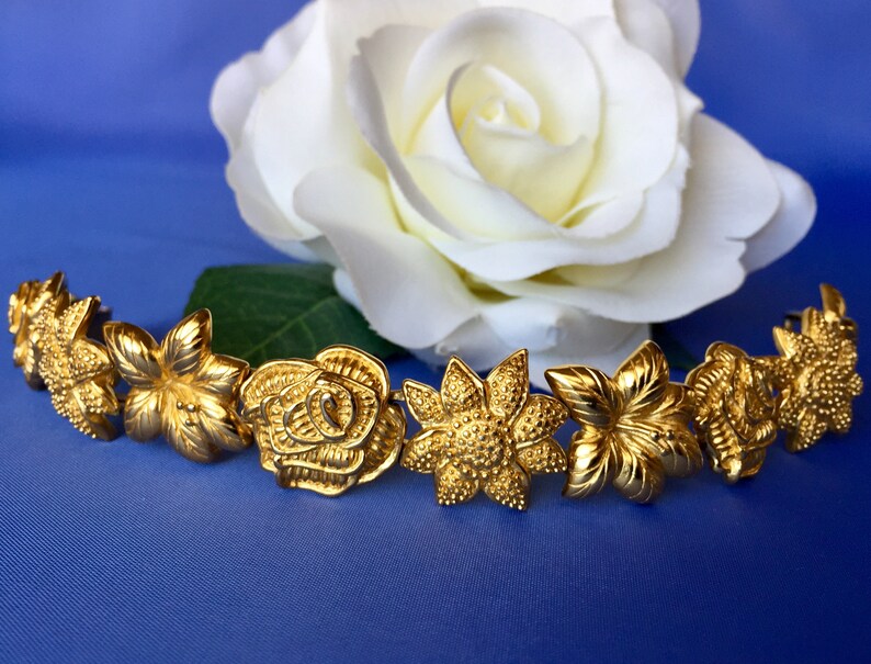 Vintage Monet Gold Plated Flower Design Link Bracelet, Signed Monet Flower Link Bracelet, Monet Rose, Daisy and Lily Bracelet image 6