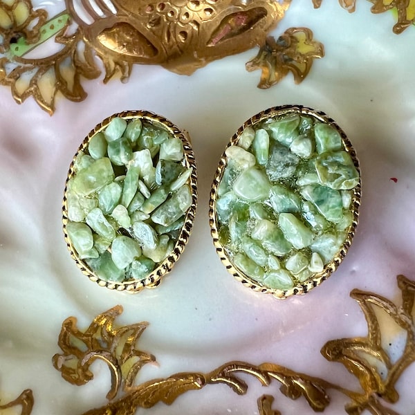 Vintage Jade Chip Clip Earrings, Vintage Jade Pebble Earrings