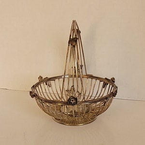 Small  Vintage French Style Silver Plated Basket With Handle And Flower Decorations Marked 001072/1 YL3