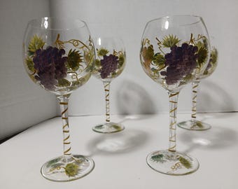Set of 4 Painted Grapes Wine Glasses Purple Green Yellow