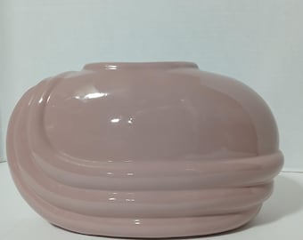 Vase vintage des années 1980 Art déco Dusty Rose Mauve Swirl Wave Vase Randall Co. Made in USA
