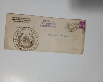 Sobre con sello postal llevado a bordo del USS Triton en 1960.