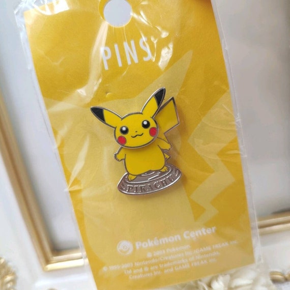 Vintage 2003 Pikachu Pokemon Center Pins Badge Head Swing