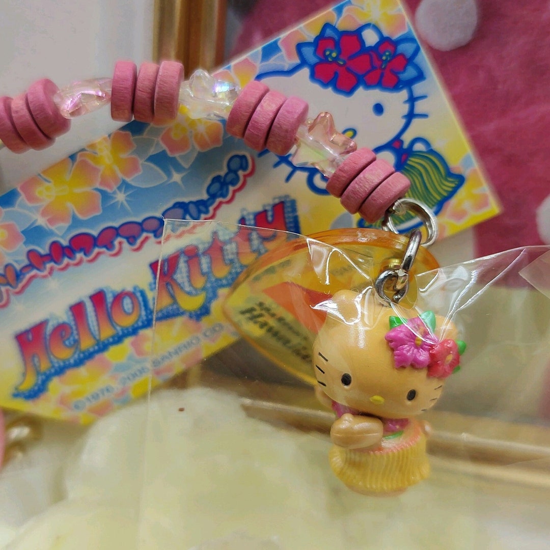 ◆TAW&TOE◆ Plumpy Tan Hello Kitty Charm Tag SET OG+SCARF SE Hello Kitty HAWAII Gotochi Phone Charm Strap Kitty Tanned