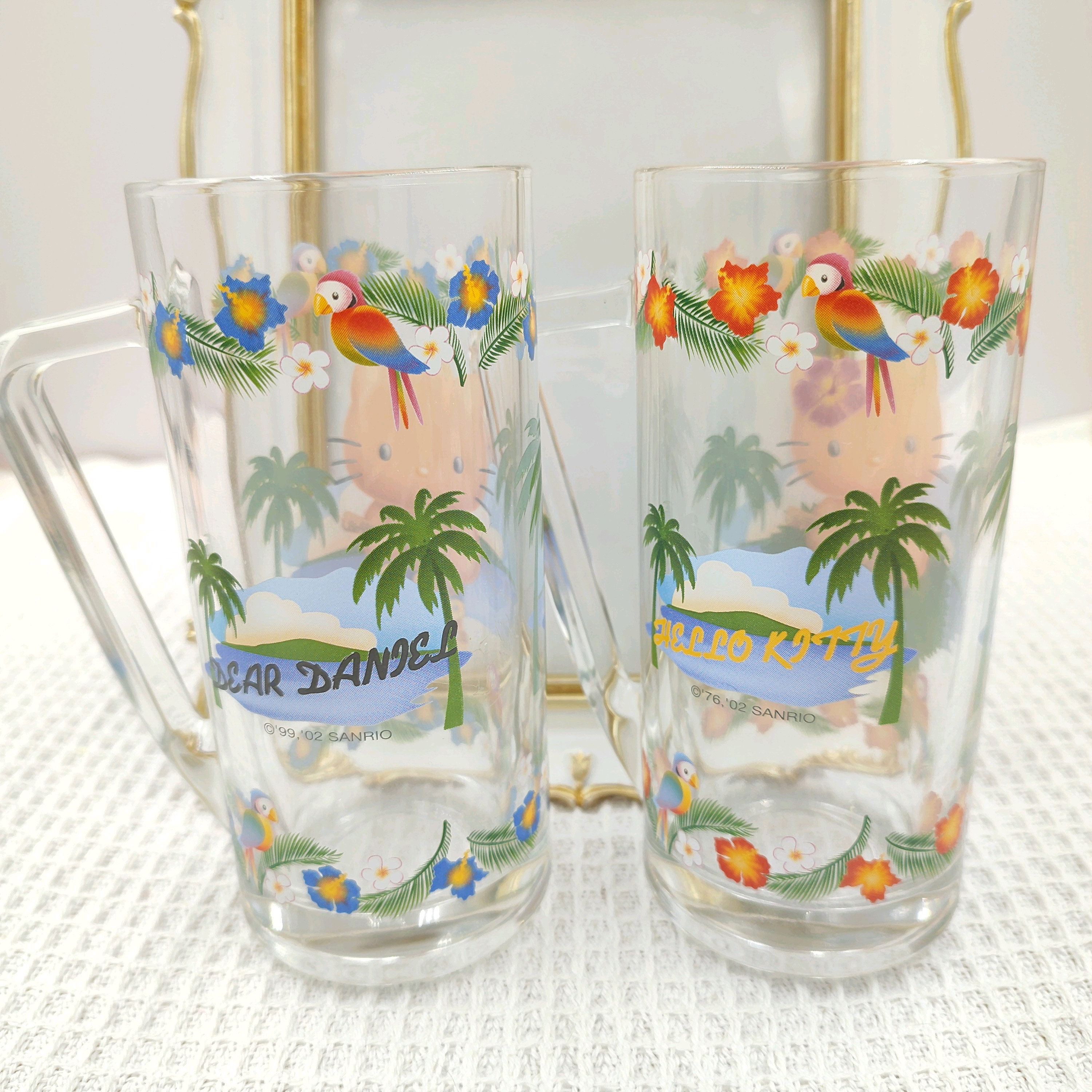 Vintage 2002 Hello Kitty & Daniel Glass Set HAWAII Tanned
