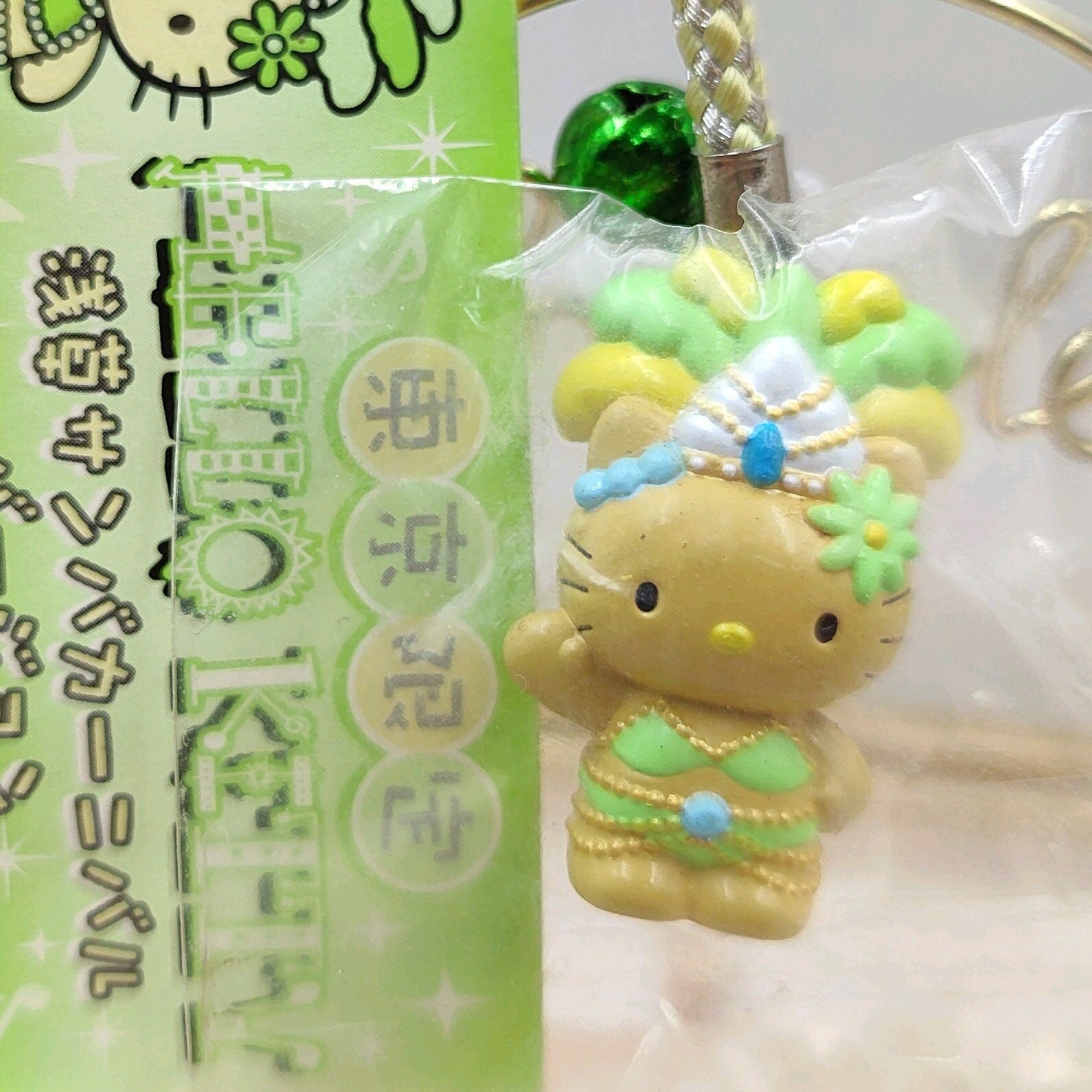 サンダル・ミュール TAW&TOE Plumpy Tan Hello Kitty Charm Tag SET OG+SCARF SET W Taw&Toe x Sanrio Flip Flop Zerovity Plumpy Hello Kitty