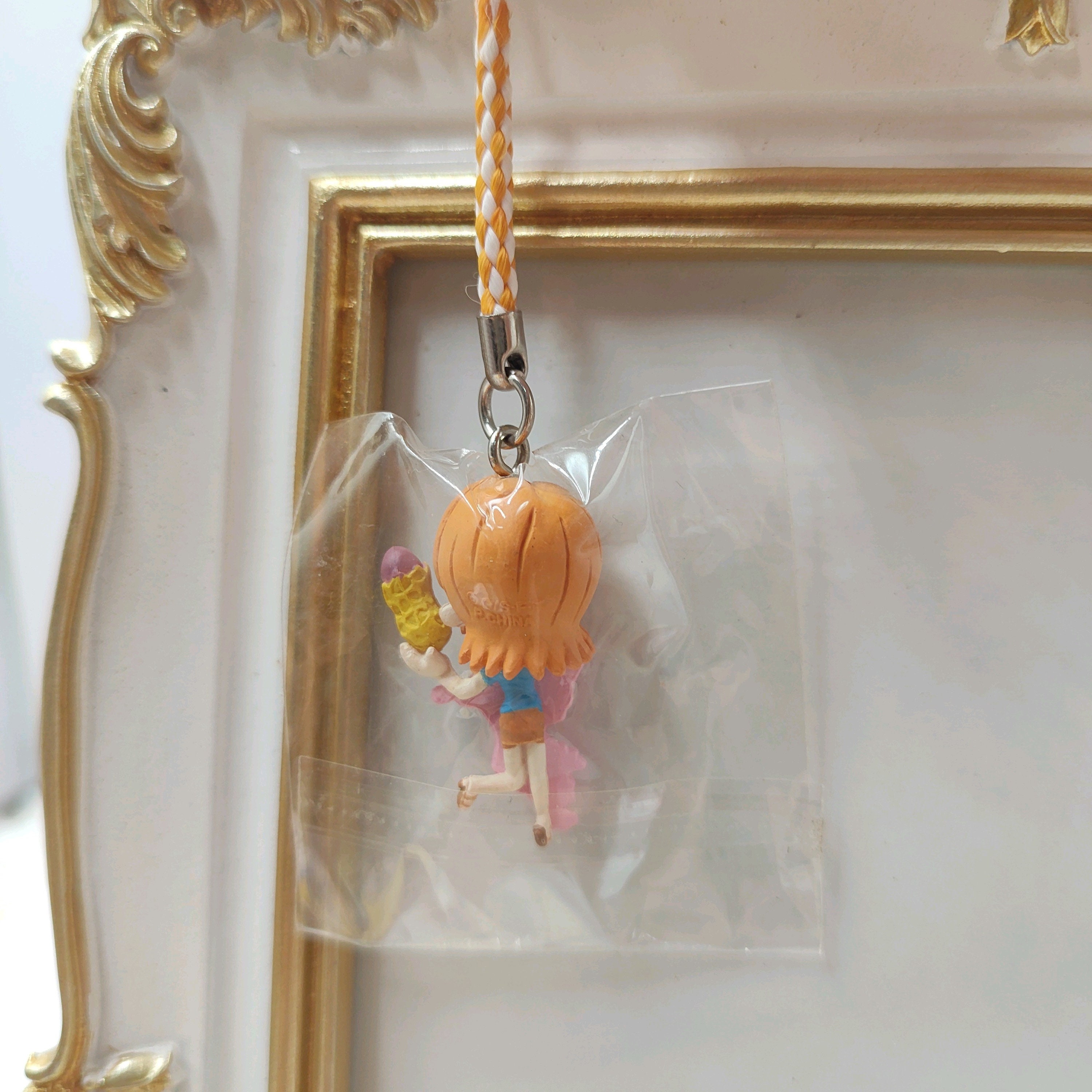 上品に煌めくフラワーキーネックレス – ONE PEACE ONLINE