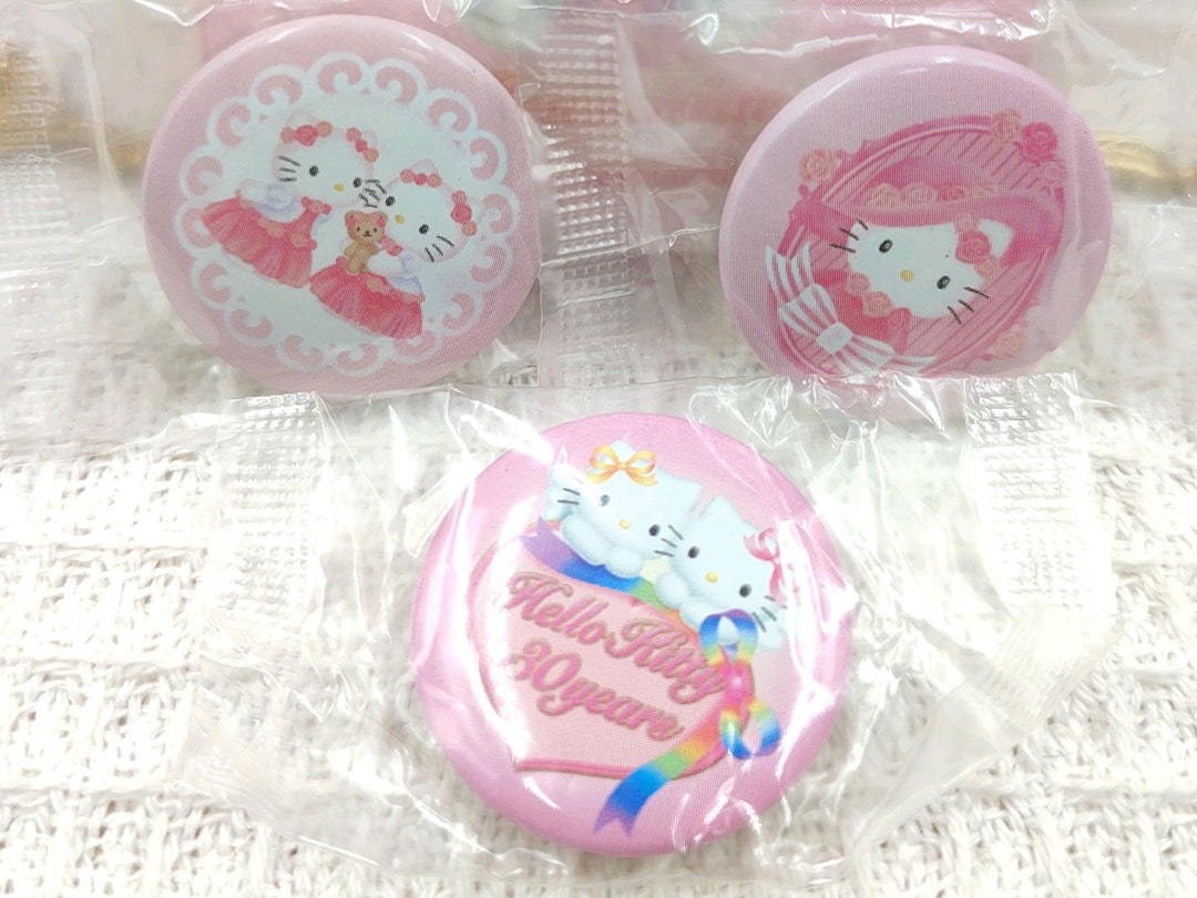 SANRIO 2004 HELLO KITTY 30years限定等 2pcs. Vintage 2004 Hello Kitty 30th Anniversary Pin Can Badge