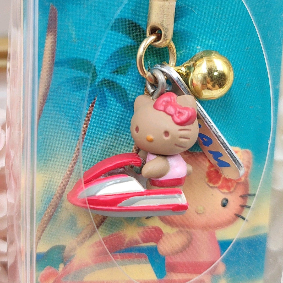 ◆TAW&TOE◆ Plumpy Tan Hello Kitty Charm Tag SET OG+SCARF SE Kitty Cellphone Charm,kitty Tanned Skin Riding Jet Ski