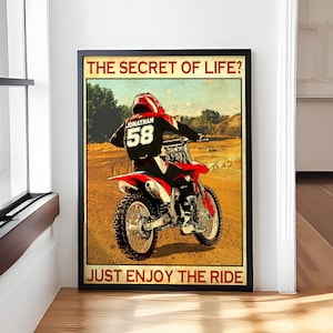 "The Secret Of Life - Just Genieße Die Fahrt Motocross Poster, mit Name, Nummer, ""Querformat"" und Dirt Bike Geschenken im Vintage Stil."