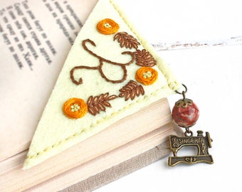 Personalized bookmark corner with initial Felt bookmark monogrammed Seamstress gifts for her Yellow flower gemstone bookmark gift for sewer