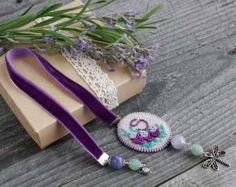 Custom velvet bookmark with charm Gemstone lavender bookmark with personalization Purple personalized bookmark Cute floral gifts for mom