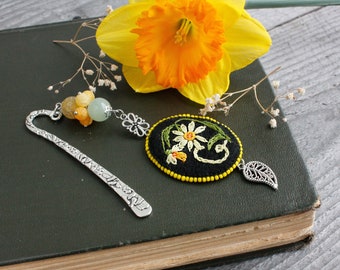 Daffodil bookmark with personalization Yellow floral bookmark for women  Gemstone personalized bookmark monogrammed New beginnings gift