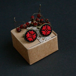Black red custom cufflinks for groomsman Unisex round folk wedding cufflinks Handmade Ukraine vyshyvanka cuff links Gift for father groom