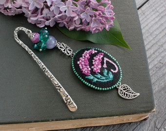 Lilac flower bookmark with letter Monogrammed beaded personalized bookmark for women Handmade custom gift for booklover Floral book mark