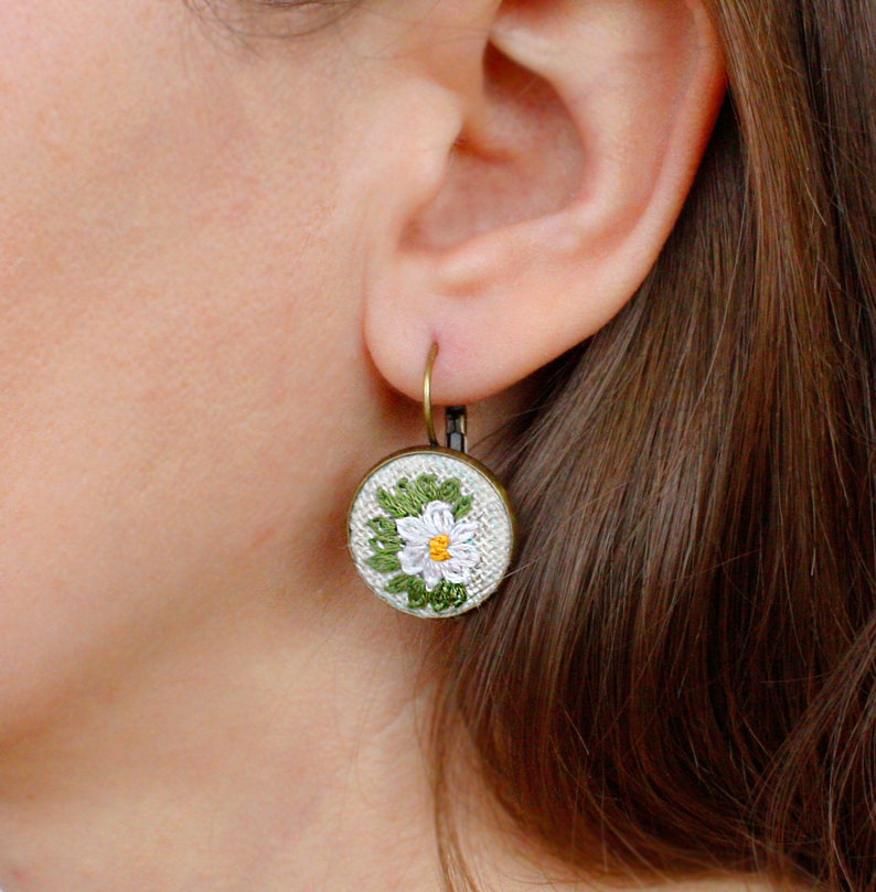 Cottagecore Earrings Small White Daisies Earrings Wild Flowers - Etsy