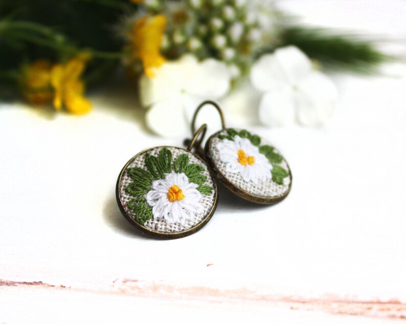 Cottagecore Earrings Small White Daisies Earrings Wild Flowers - Etsy