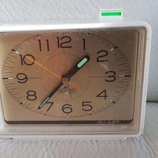 Vintage Westclox Quartzmatic Bell Alarm Desk Table Clock Gold w/ Lume Japan