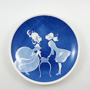 Assiette annuelle Gustavsberg vintage 1981 avec silhouettes par Einar Nerman / Design scandinave / Moderne suédois du milieu du siècle / Édition limitée