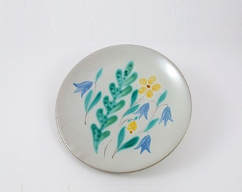 Anna-Lisa Thomson Small Decorative Plate Ängsblom for Upsala Ekeby / Vintage Swedish Studio Pottery / Scandinavian 1940s Ceramic