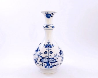 Vintage Meissen BLUE ONION Vase / Collectible German Porcelain